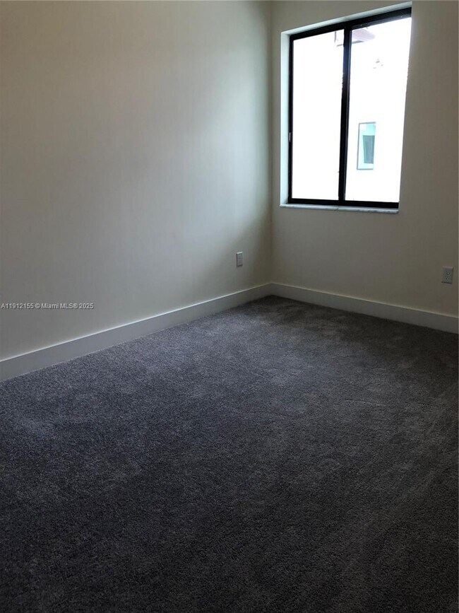 Building Photo - 4757 NW 83rd Pkwy