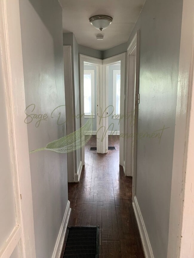 Building Photo - RENT SPECIAL!!!