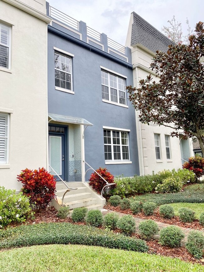 Building Photo - LUXURY TOWNHOME IN SODO 3/2.5 PLUS OFFICE AND BONUS ROOM  - DOWNTOWN ORLANDO