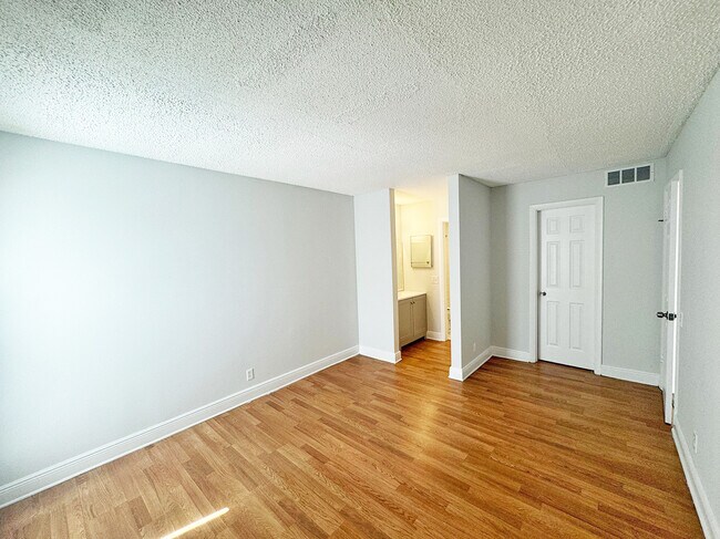 Building Photo - 4543 Treehouse Ln