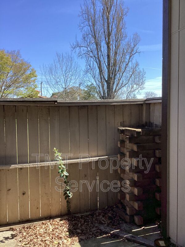 Building Photo - 7847 Orchard Woods Cir
