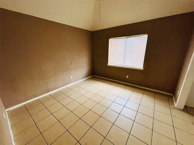 Building Photo - 6218 Paddle Wheel Dr