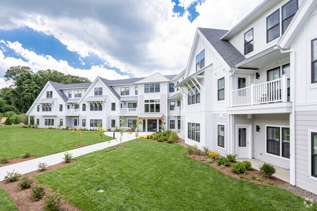 Building Photo - Oriole Landing