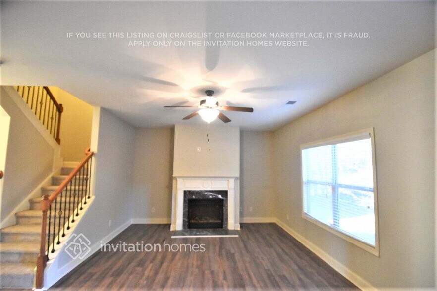 Building Photo - 948 Pine Ln