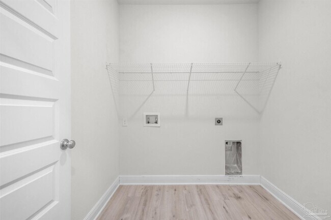 Building Photo - 7814 Burnside Lp