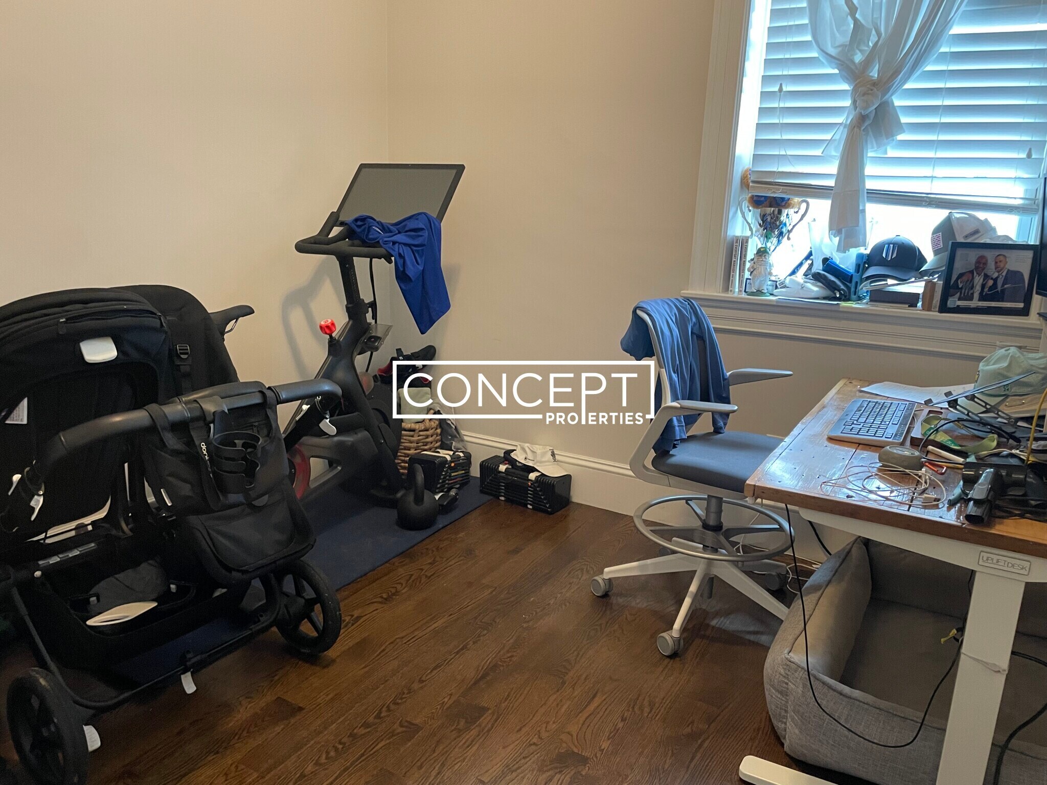 Building Photo - 2045 Beacon St