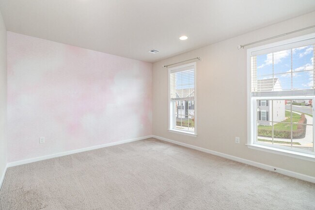 Building Photo - 1726 Bradley Dr