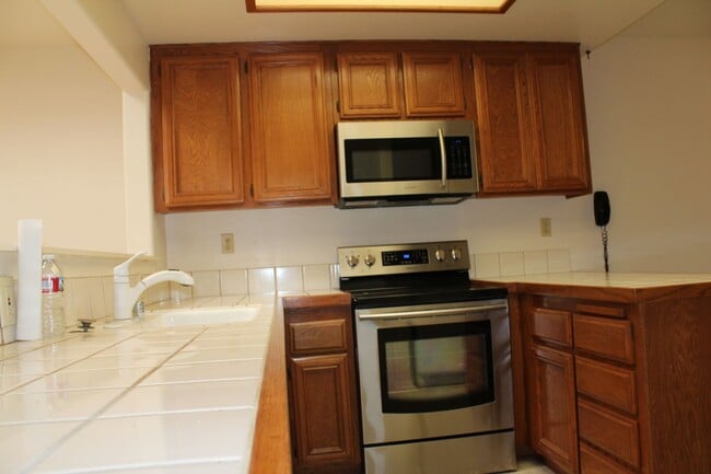 Building Photo - 2bd/2bth Ocean Hills 55+ Single Level home!