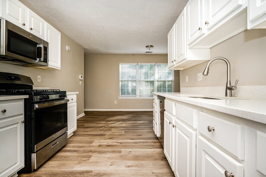 Building Photo - 413 Grove Park Dr