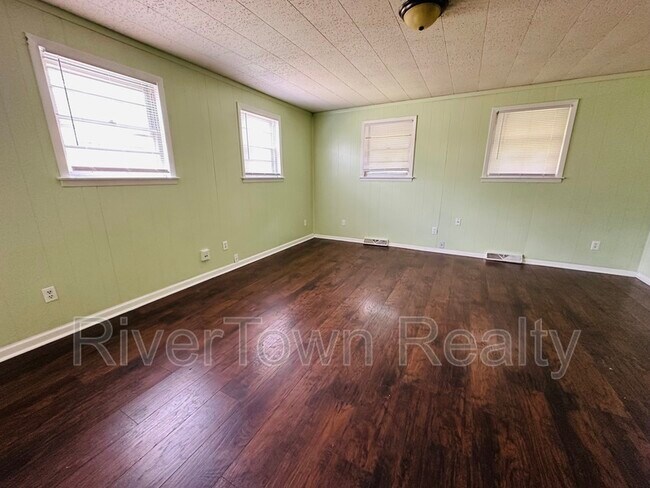 Building Photo - 4406 Ferndale Rd