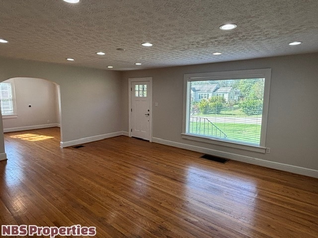 Building Photo - 5302 Villa Rd