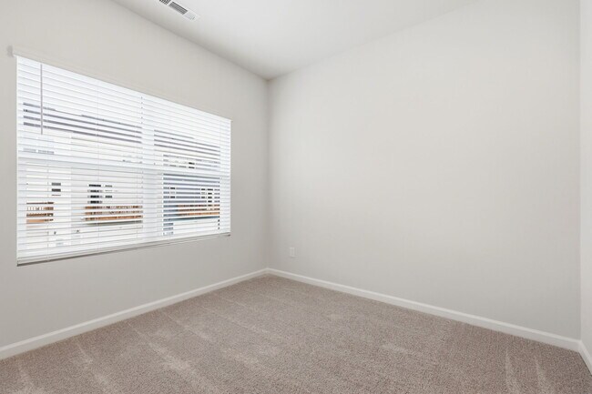 Building Photo - Silver Fir Ln - Garner
