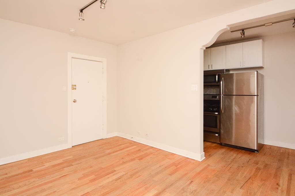 Building Photo - 2402 N Kedzie Blvd