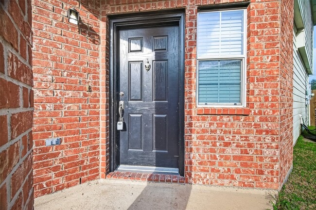 Building Photo - 1411 Heathcote Ln