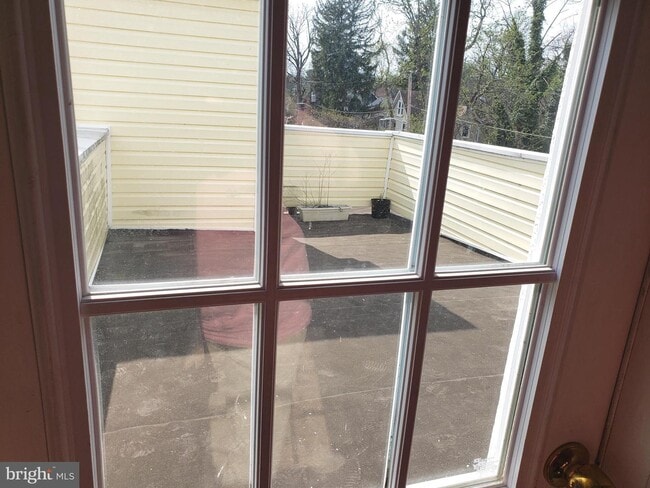 Building Photo - 5846 Bellona Ave