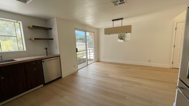 Dining Area - 4347 Freedom Dr