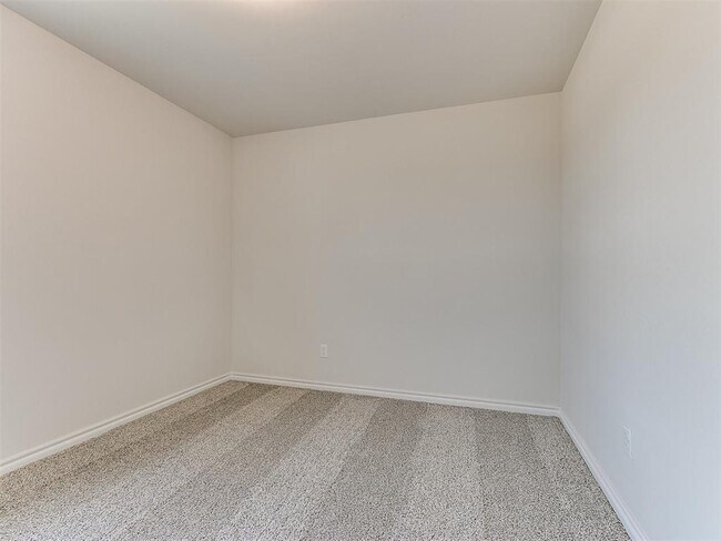 Building Photo - 561 Grand Sycamore Dr