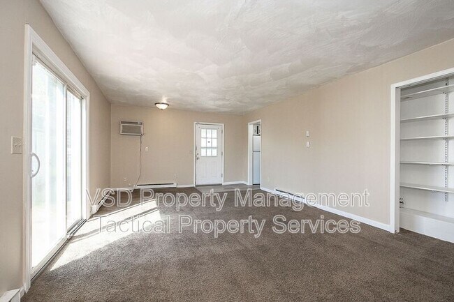 Building Photo - 374 E 232nd St