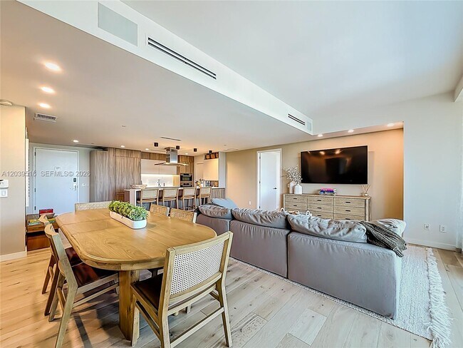 Building Photo - 350 Ocean Dr