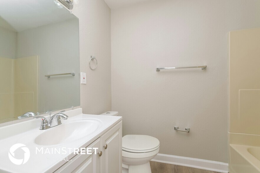 Building Photo - 114 N Meteor Ave