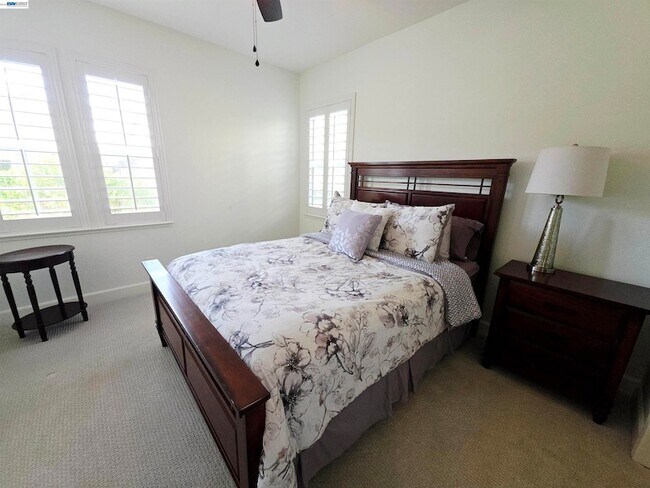 Building Photo - 2488 Remy Cantos Dr