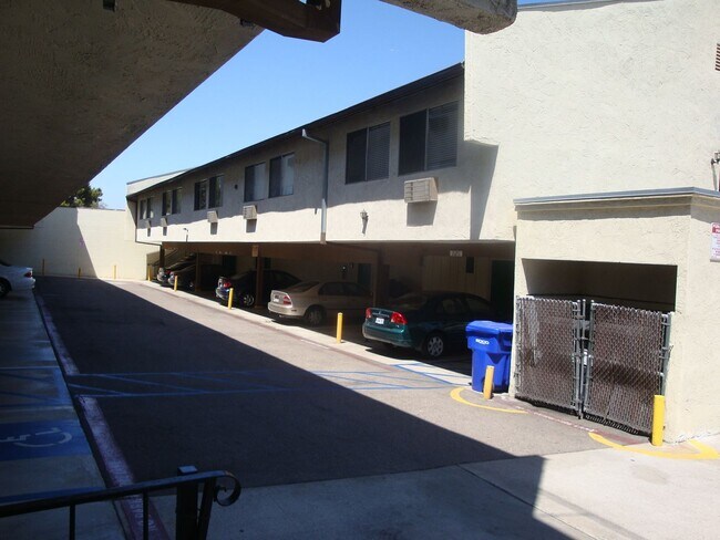 Building Photo - El Cajon / La Mesa Lodge
