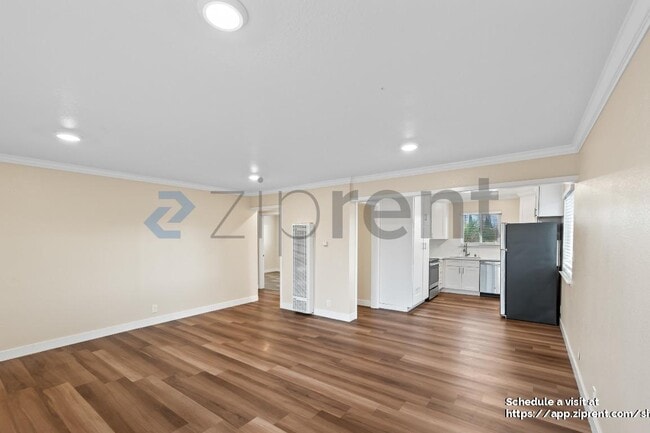 Building Photo - 523 Page St