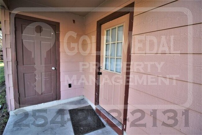 Building Photo - Spacious & affordable 3-bed, 2.5-bath! - Now Available for Rent!