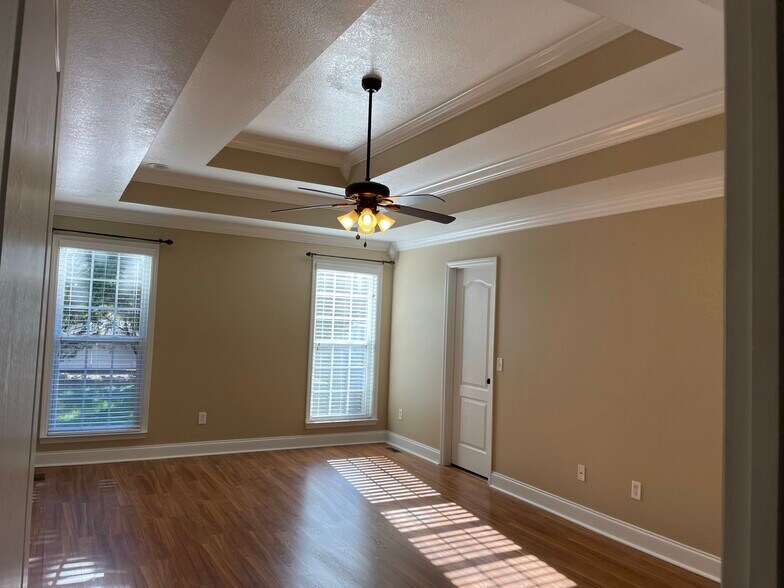 Building Photo - 8456 Lexie Lane