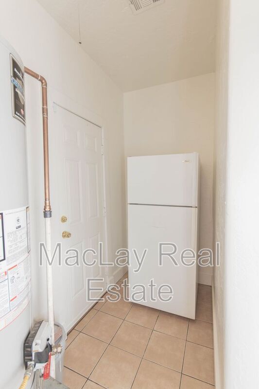 Building Photo - 2032 W Adams St