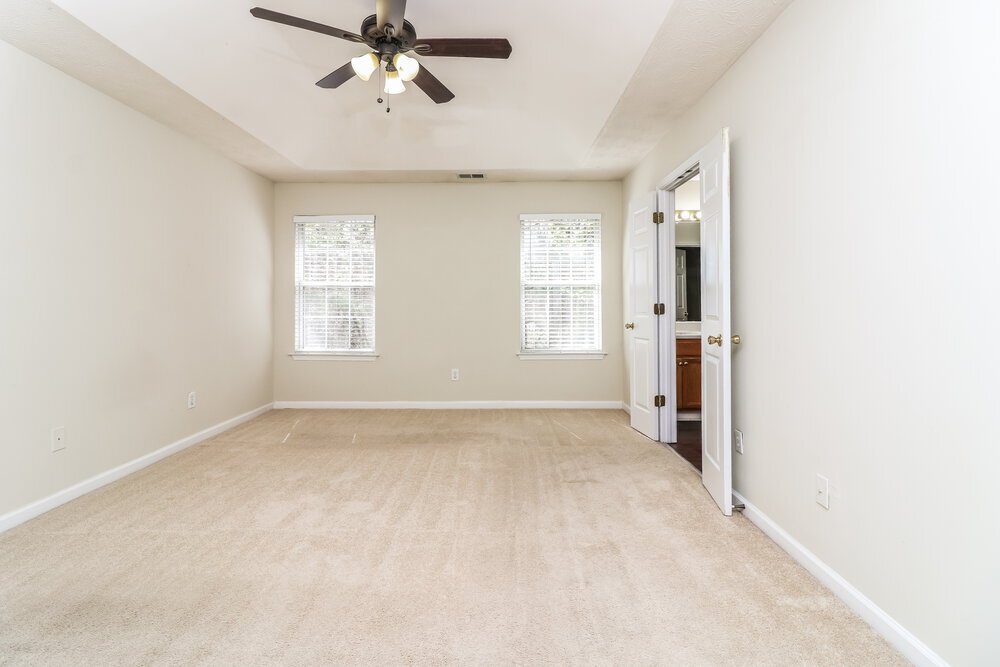 Building Photo - 3425 Sandlake Dr SW