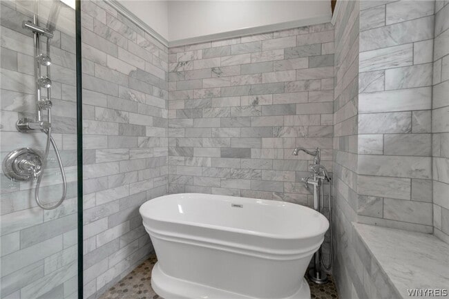 Building Photo - 9060 Main St