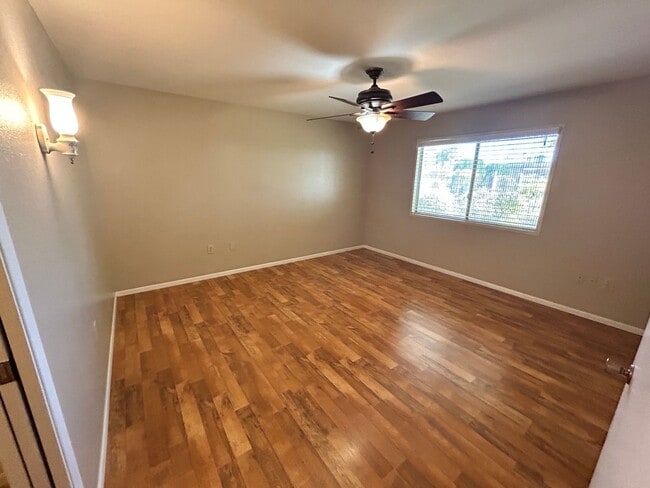 Building Photo - Age Restricted 2 Bd/2 Bath Golf Course Sub...