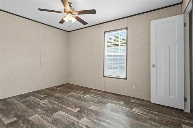 Building Photo - 6711 Hidden Oaks Dr
