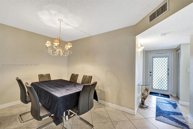 Building Photo - 1900 Sabal Palm Dr