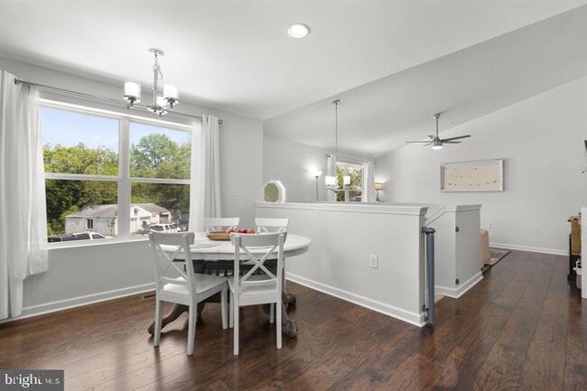 Building Photo - 465 Carvel Beach Rd