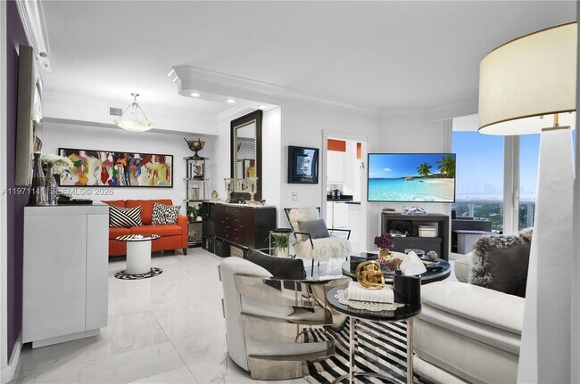 Building Photo - 4775 Collins Ave