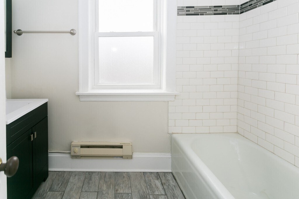 Building Photo - 918 Green Bay