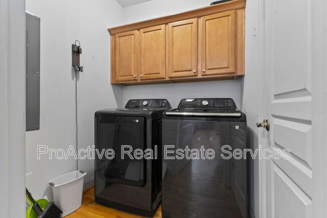 Building Photo - 1225 Hillside Ave