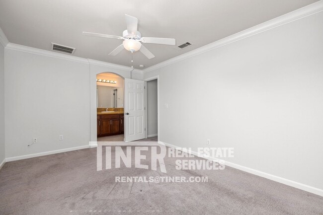 Building Photo - 1707 Grey Bunny Dr