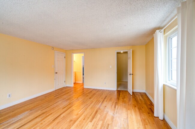 Building Photo - 7137 Milner Dr