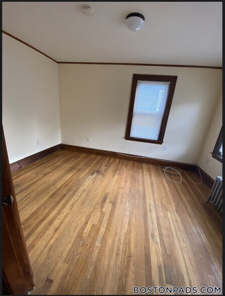 Building Photo - 180 Calumet St