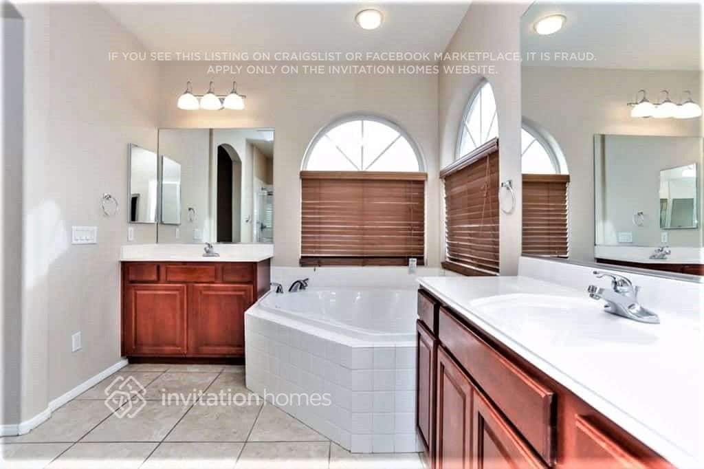 Building Photo - 7632 Sonora View St