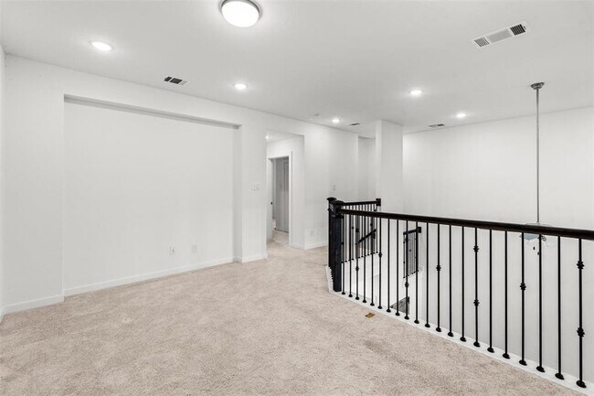 Building Photo - 18247 Lakepoint Rdg Ln