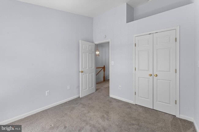 Building Photo - 2204 Commissary Cir