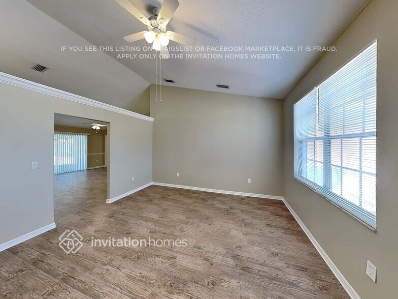 Building Photo - 4516 30th Ln E