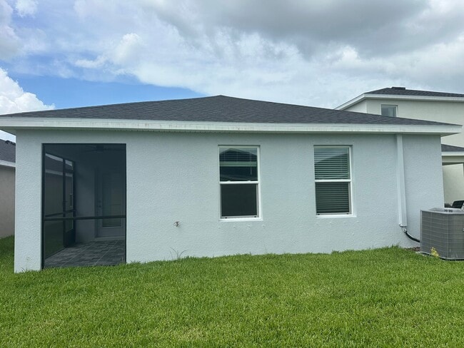 Building Photo - 8821 Clear Vw St