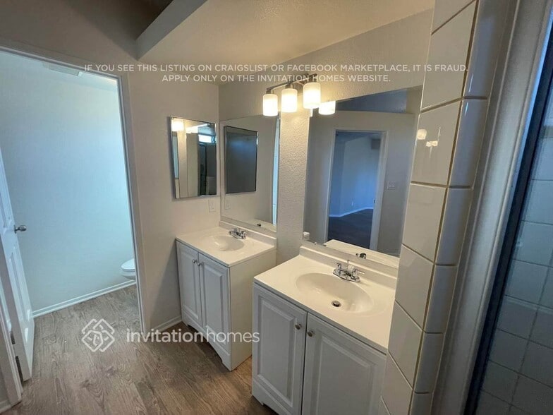 Building Photo - 4721 Cocina Ln