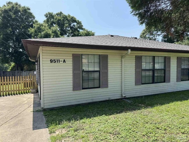 Primary Photo - 9511 Sandpiper St