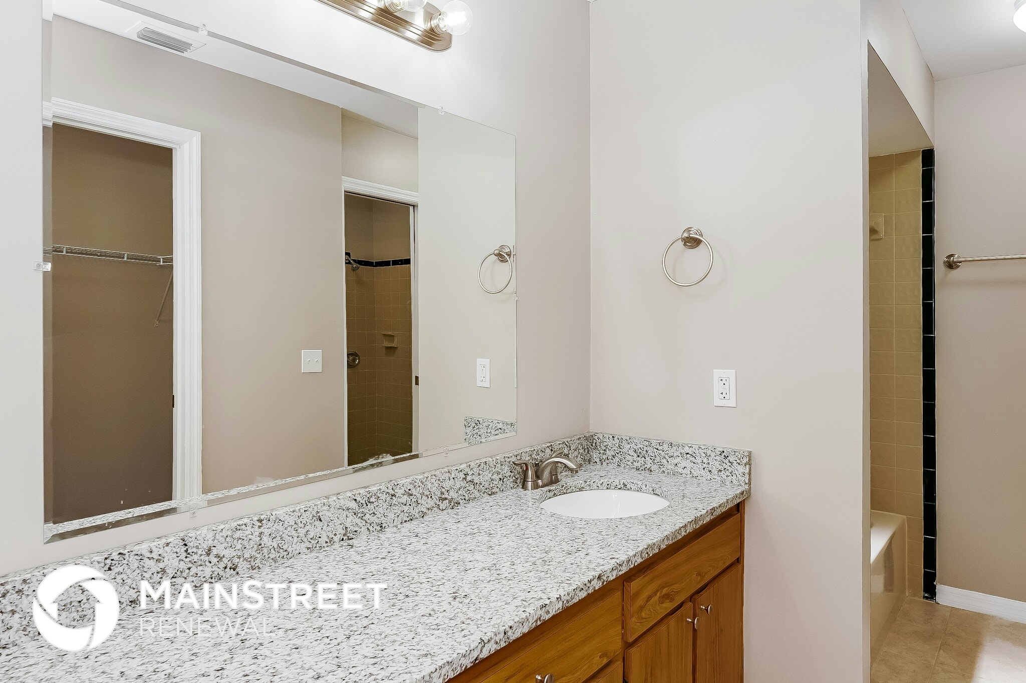 Building Photo - 4303 Ponds Dr